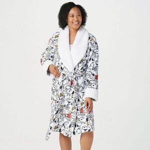 Women's Snoopy & Woodstock Robe with White Collar